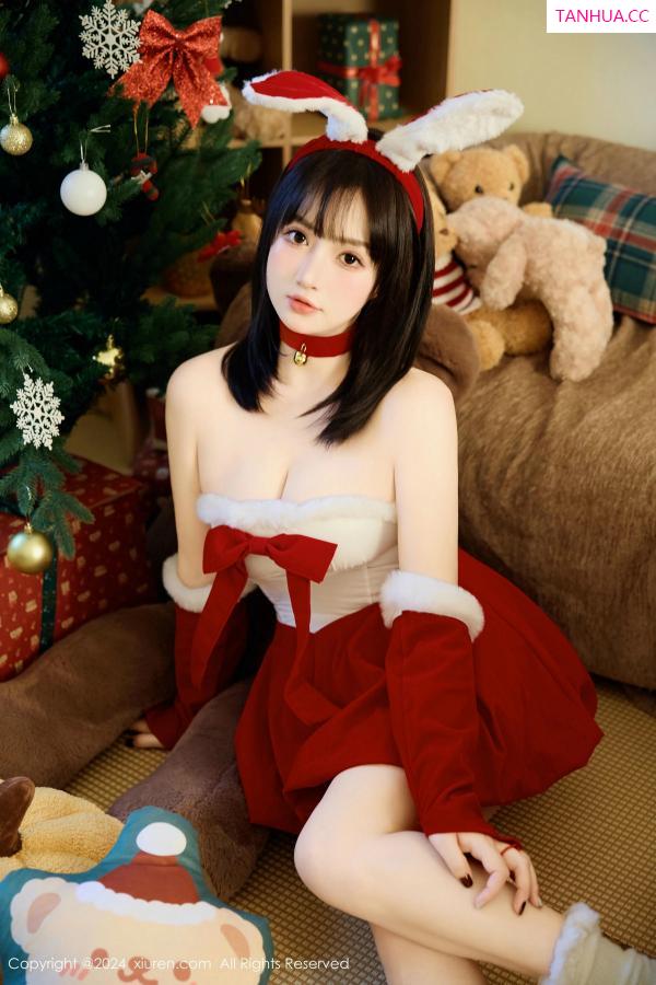 徐嘉乐 徐cake [XiuRen]高清写真图 2024.12.25 No.9656 养乐多Doll 美臀性感第12张图片